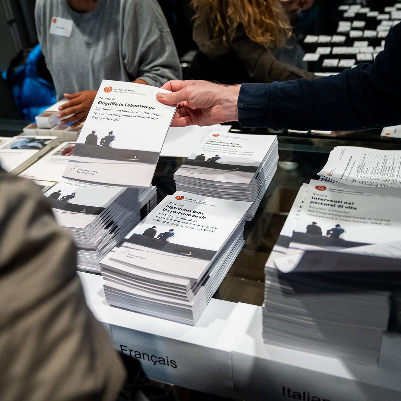 NFP 76 legt zehn Impulse vor. Im Video nehmen Betroffene und Fachleute dazu Stellung